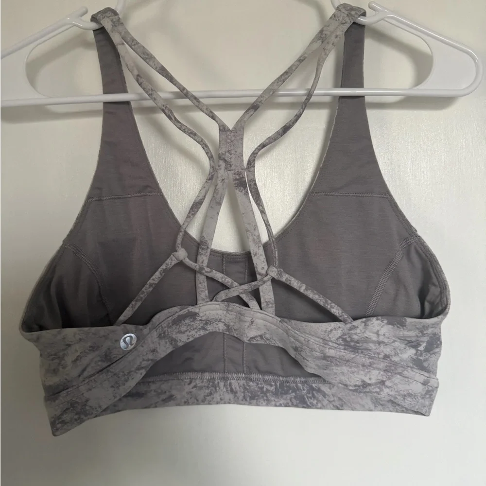 Lululemon Athletica Gray Patterned Sports‎ Bra